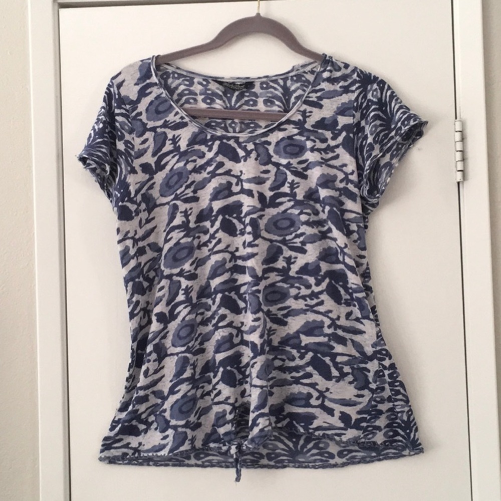 Lucky ladies floral tee Sz L